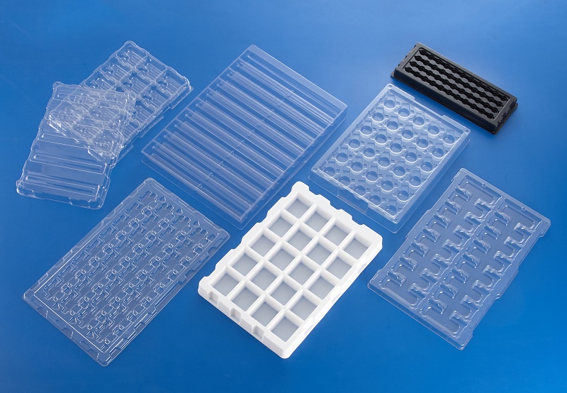 RAY盤是一種常見的塑膠包裝方式，通常由PVC、PET等熱塑性塑膠材料製成 